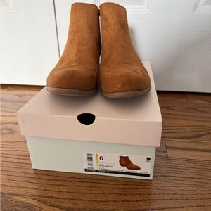 Women’s Tan Suede Ankle Booties - Comfort Heel NEW) Size 6